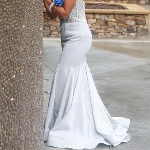 Prom dress that is silver and size 4